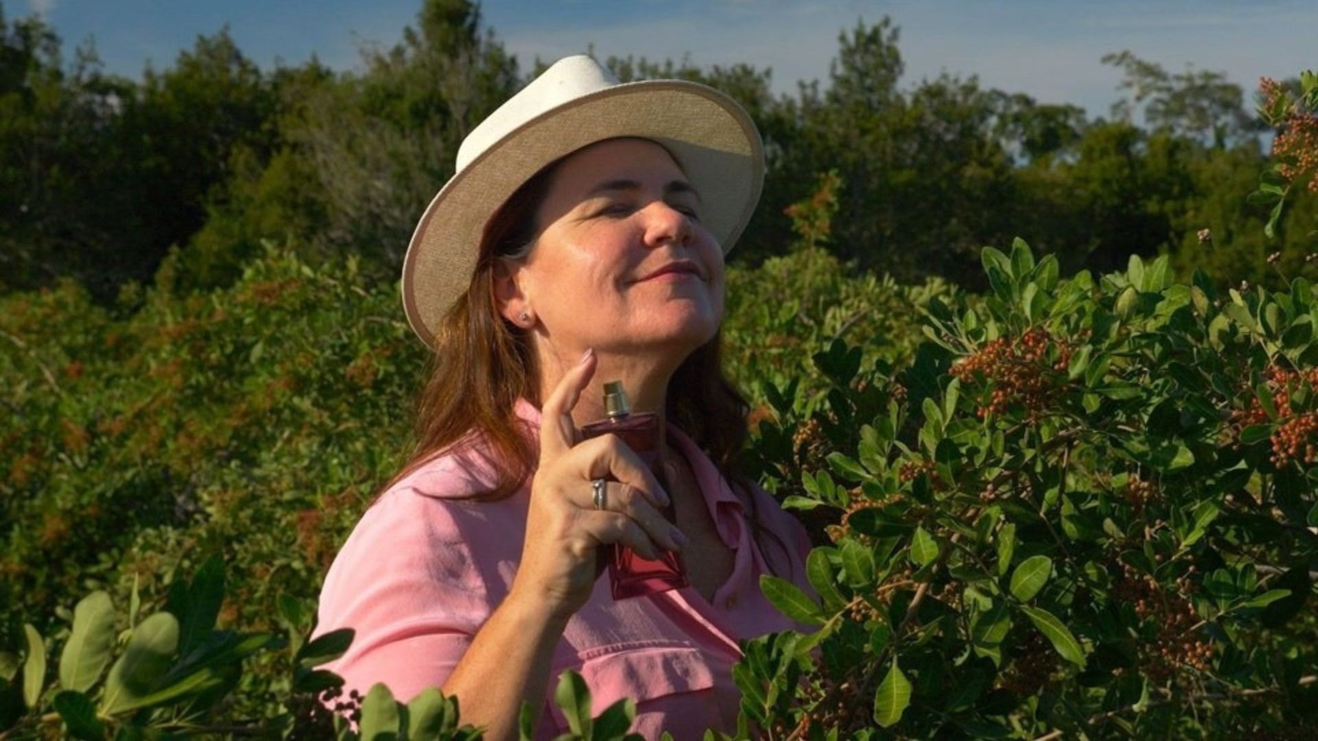 Pimenta-rosa do ES vira matéria-prima para a indústria de cosméticos