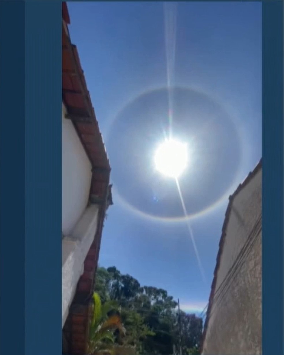 Halo solar forma círculo colorido em torno do sol e encanta moradores do interior do RJ — Foto: Divulgação