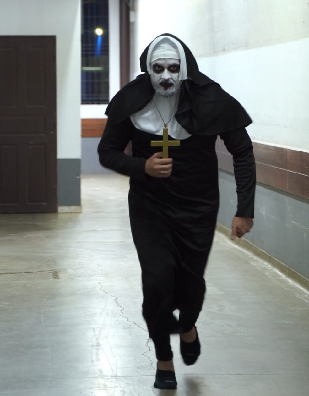 Thiago Jonas Machado se caratecterizou do personagem Valak, dos filmes A Feira 1 e 2 — Foto: Reprodução