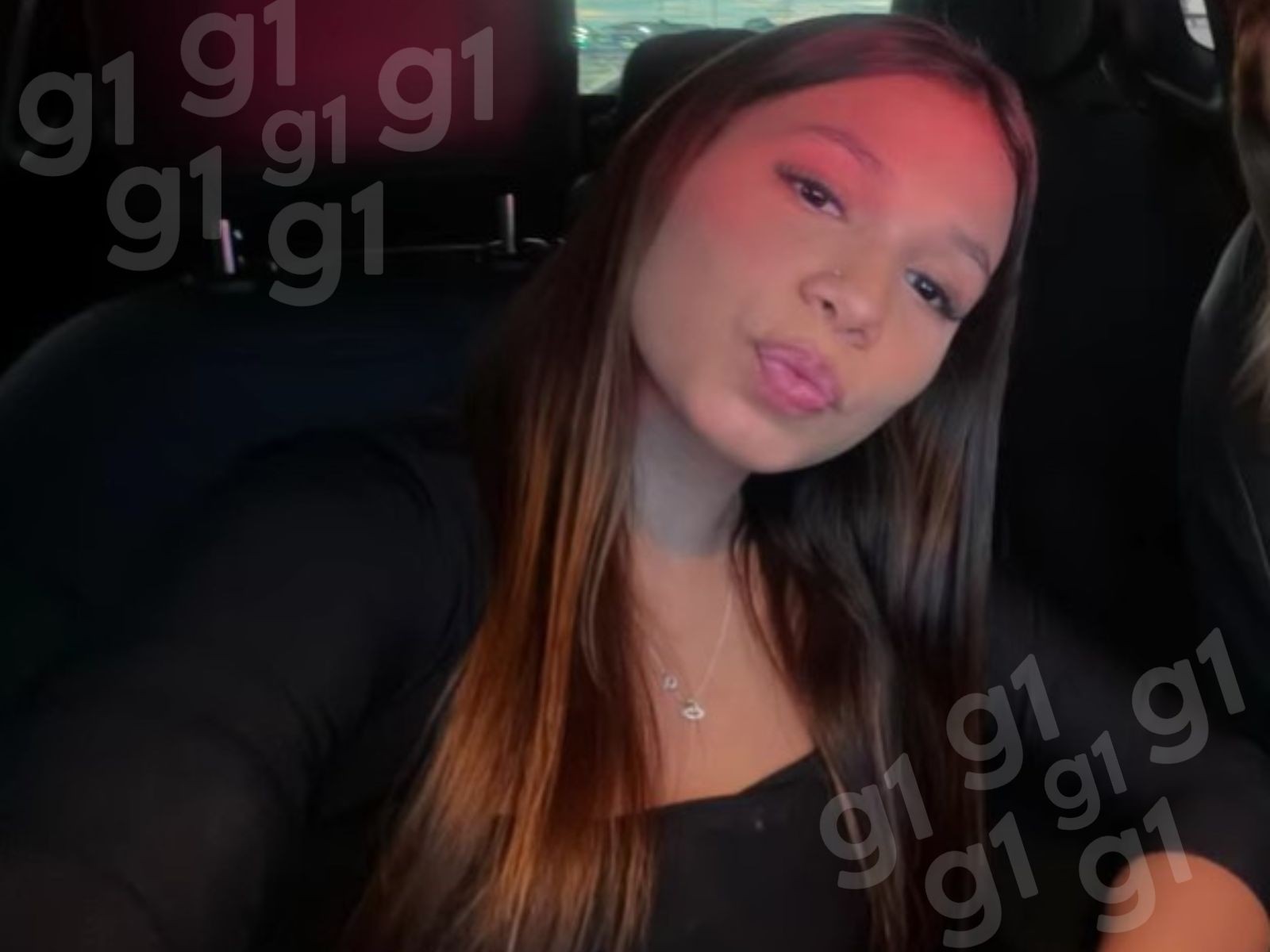 Jovens ficam em estado grave após motocicleta bater em muro de casa no Acre