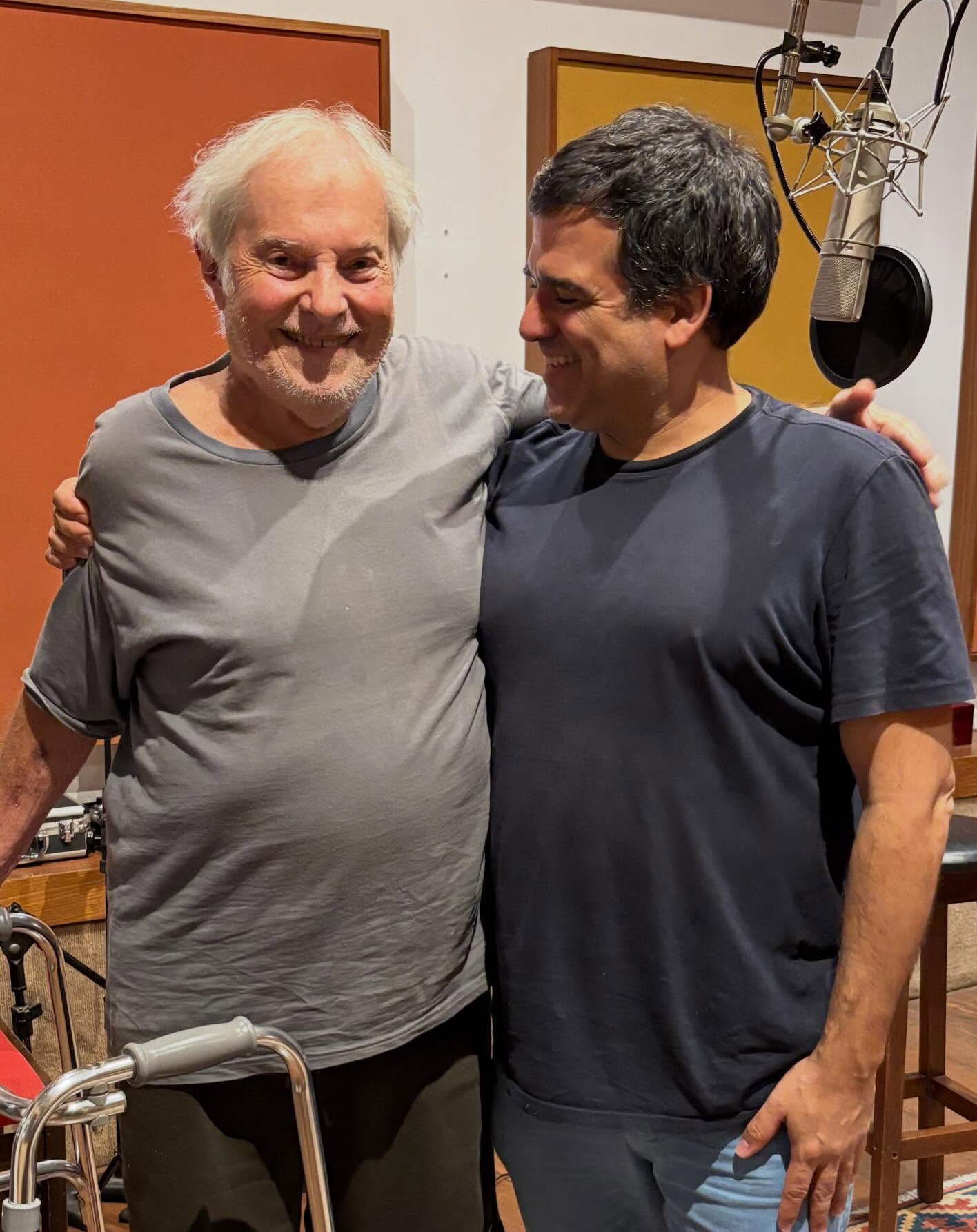 francispedro Francis Hime toca piano e canta com Pedro Miranda no primeiro álbum do coletivo carioca Forró da Gávea