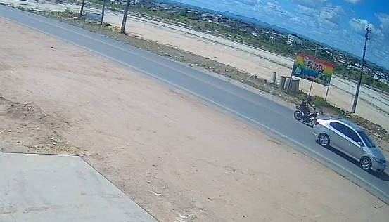VÍDEO: colisão entre moto e carro deixa homem ferido em Lajedo, no Agreste