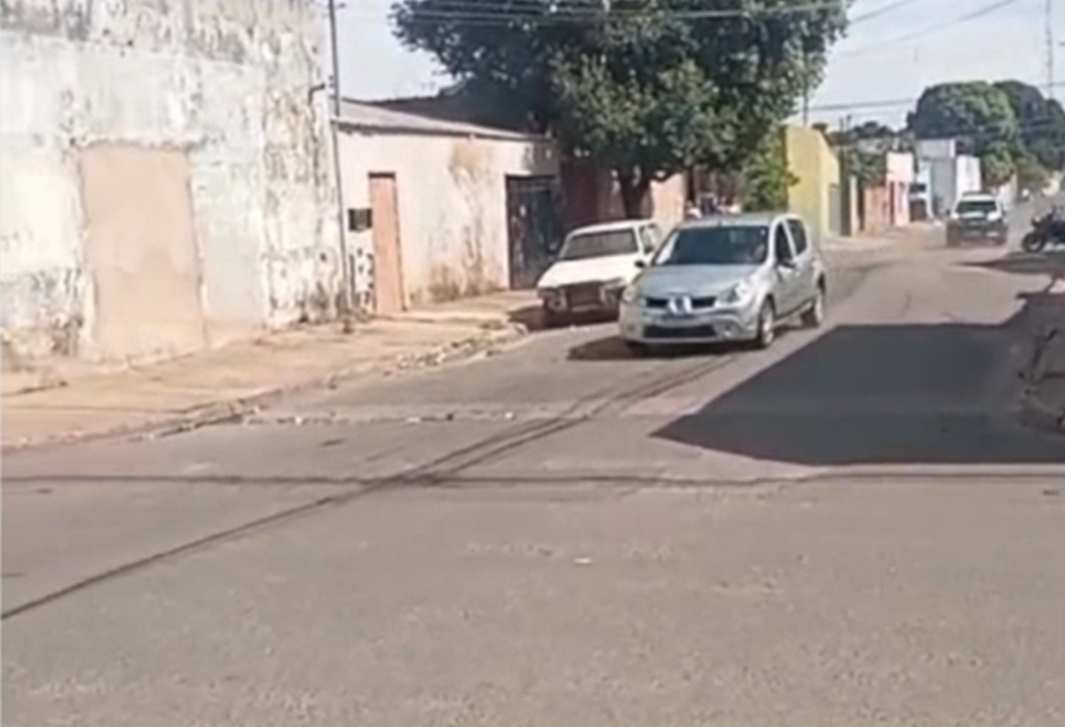 Jovem sem habilitação foge da PM, atropela gato e causa alvoroço em Campo Grande; vídeo