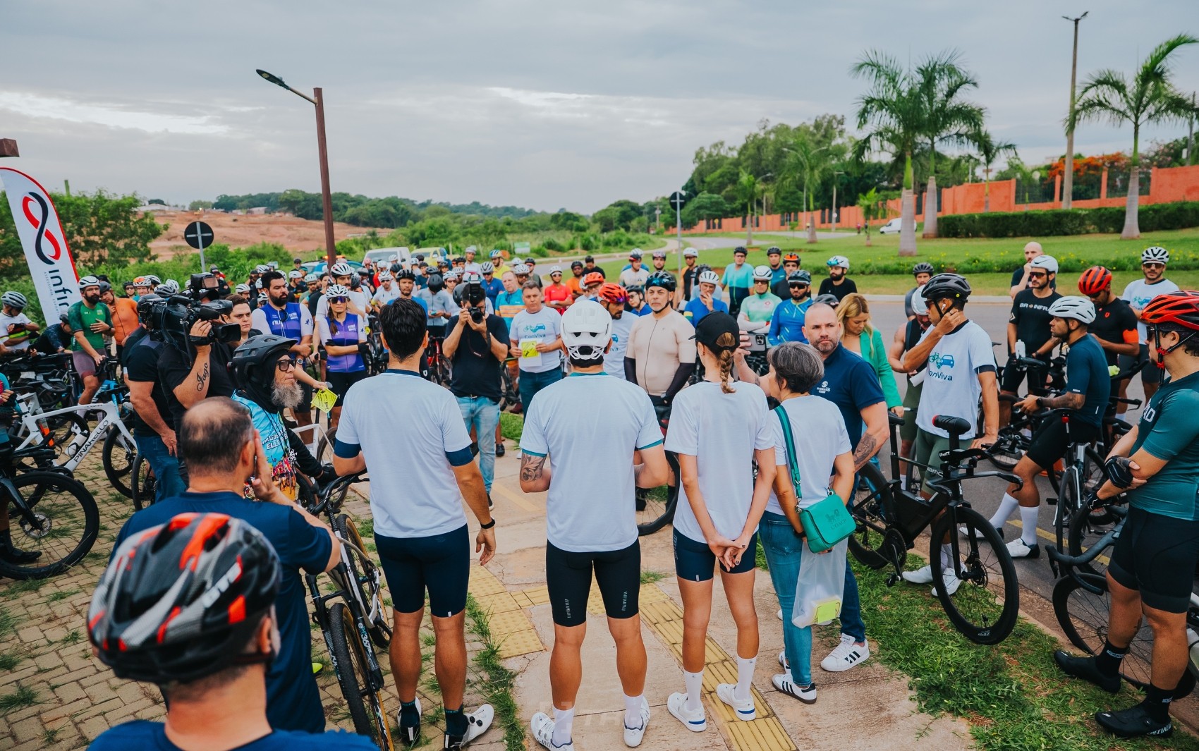 Ciclistas se reúnem em ato para pedir segurança e respeito no trânsito; veja reivindicações