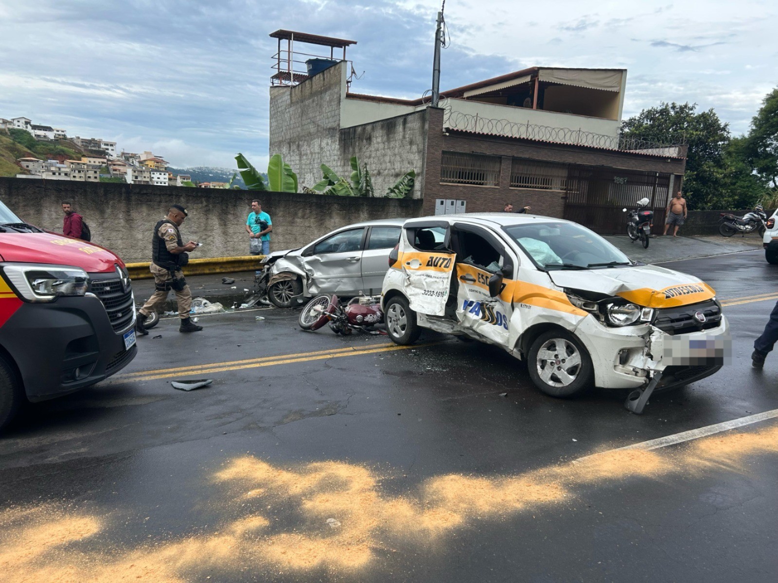 Após PM identificar pneu careca em carro de autoescola envolvido em acidente, BO de lesão corporal é encaminhado ao Juizado Criminal