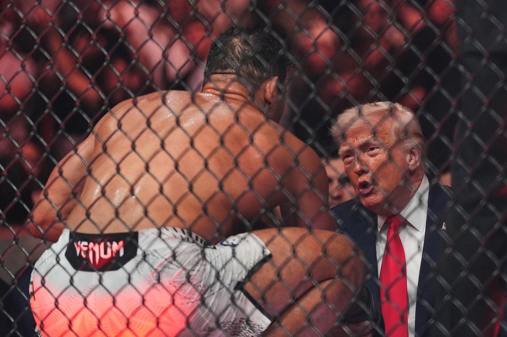 Trump elogia beleza de lutador brasileiro após vitória no UFC: 'Poderia ser um modelo'