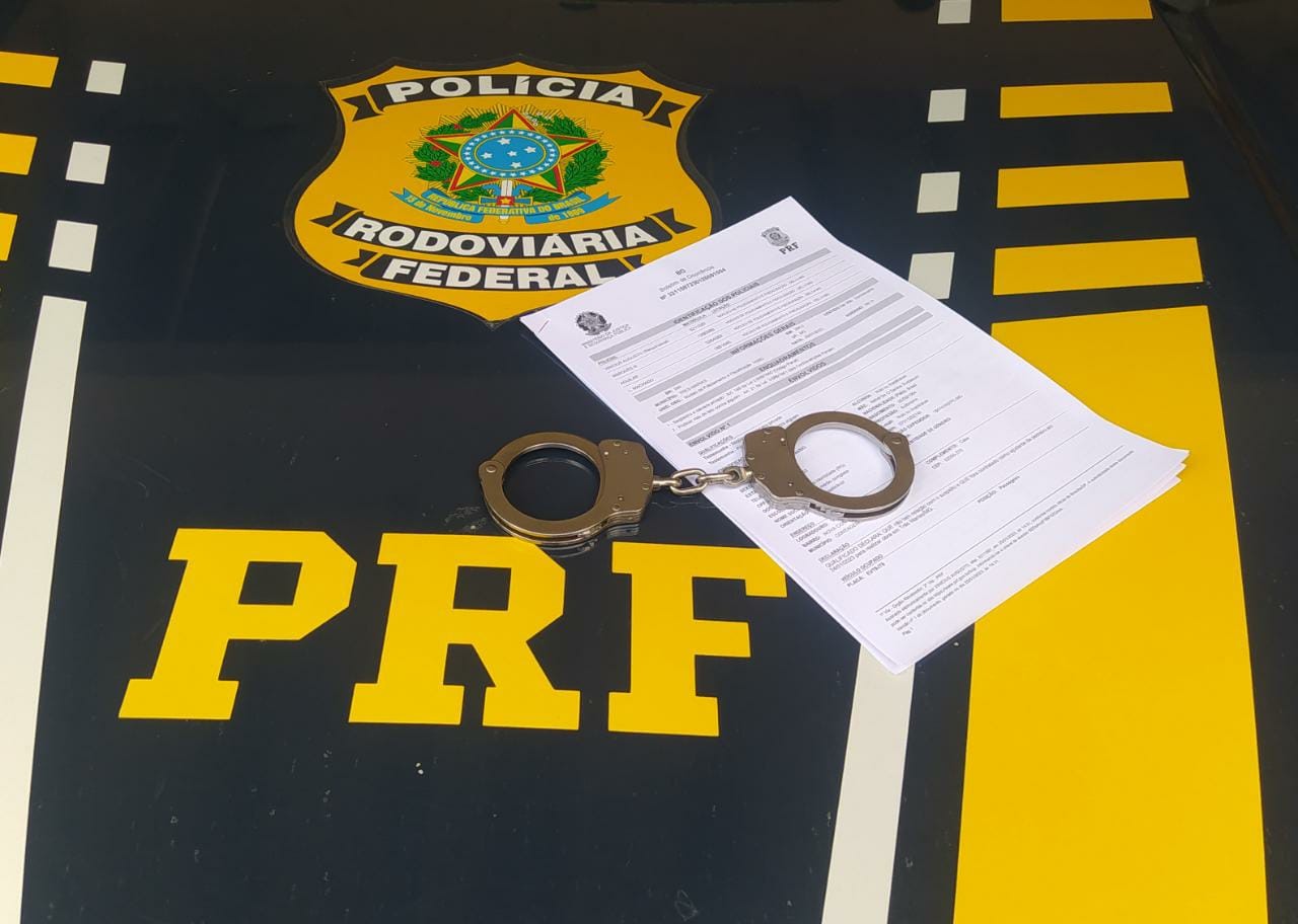 Caminhoneiro procurado pela Justiça de São Paulo é preso na BR-251, em Salinas