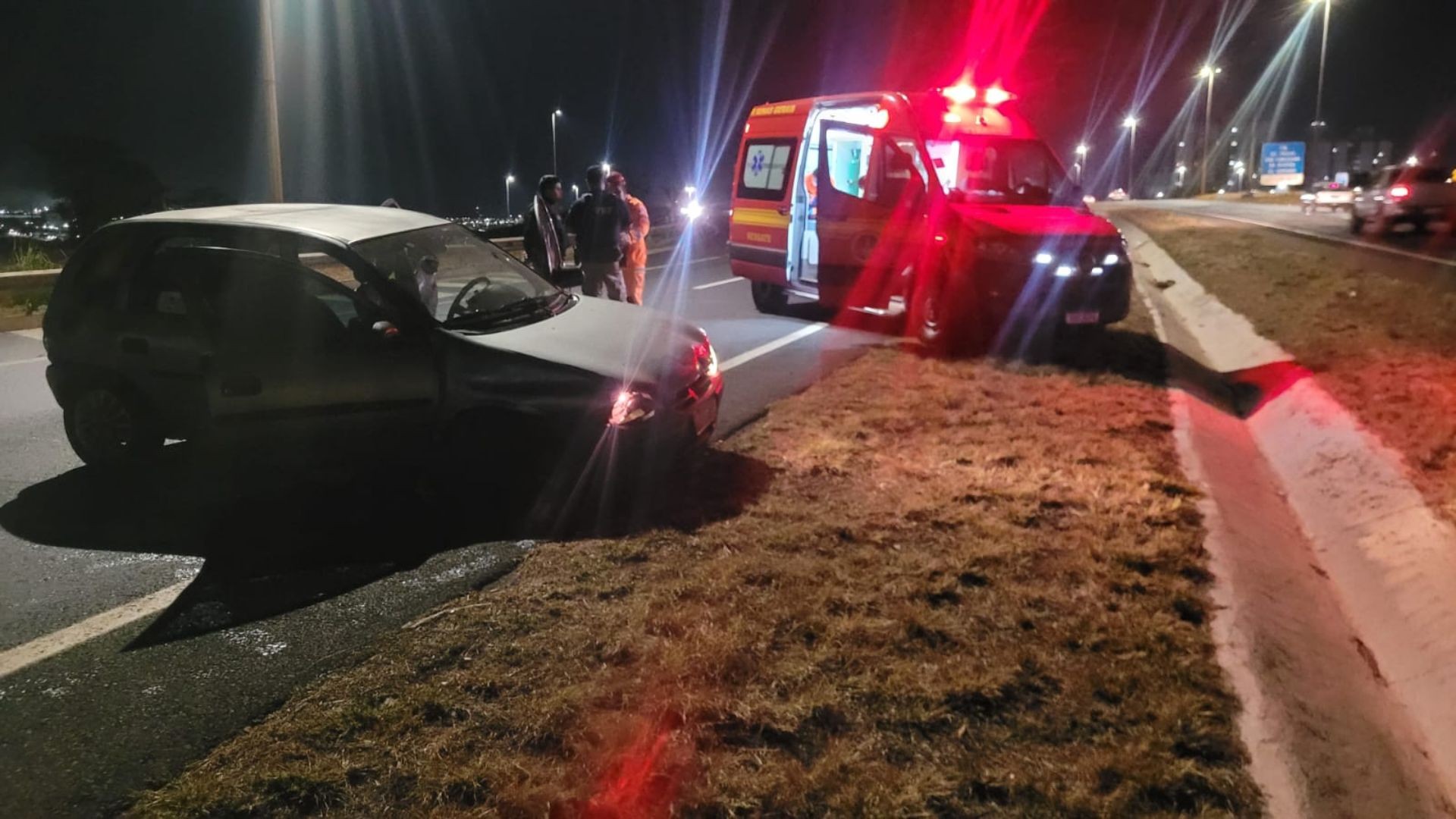Motorista de 41 anos sofre acidente grave na entrada do Bairro Tocantins em Uberlândia