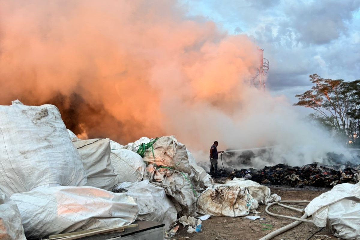 Incêndio atinge empresa de reciclagem e destrói quase 6 toneladas de materiais em Lucélia