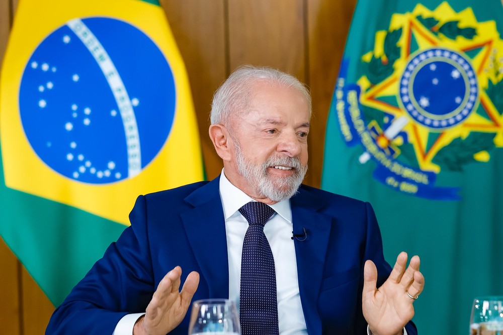Avaliação negativa do governo Lula cai e diferença para índices positivos reduz para 6 pontos