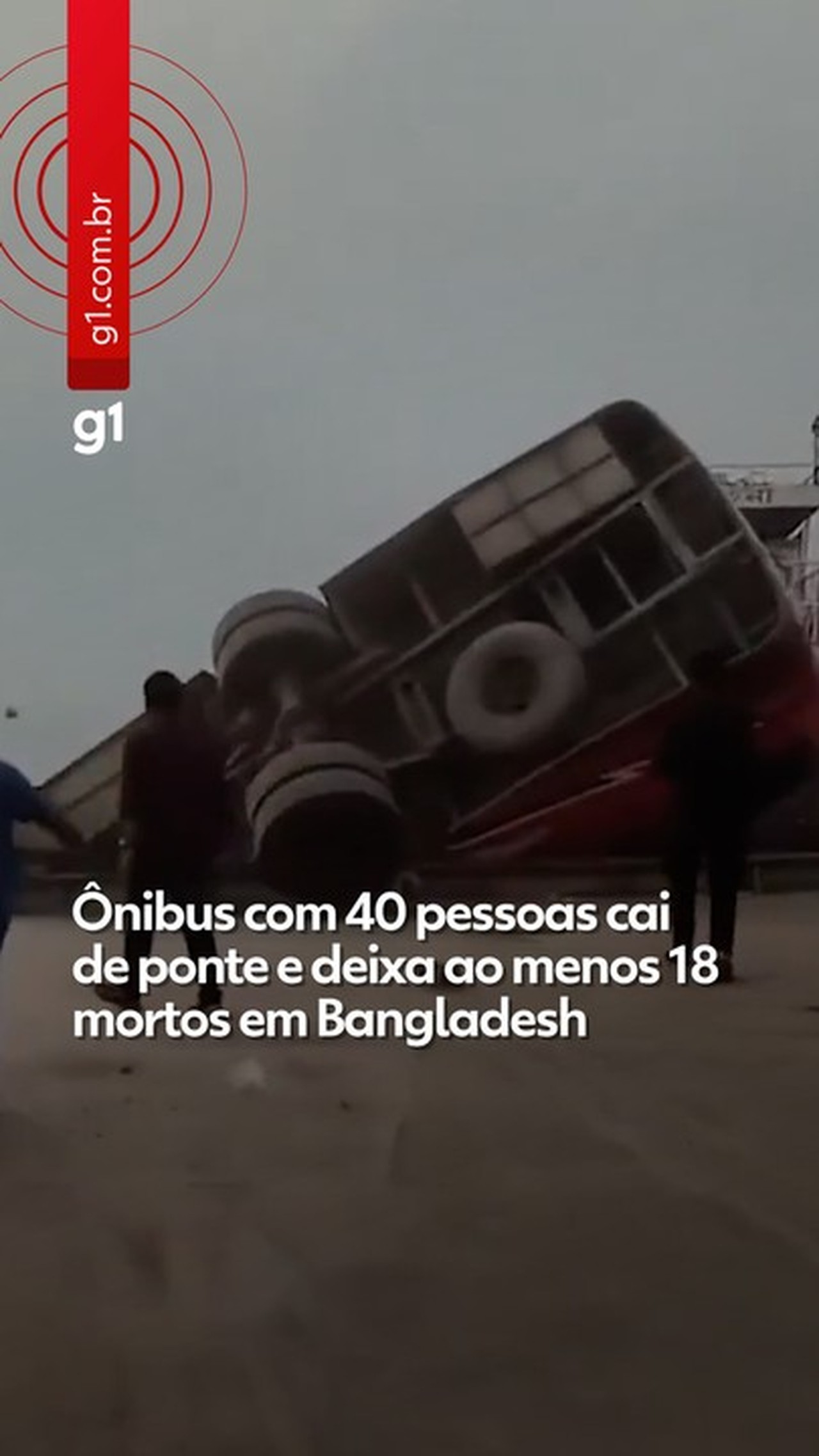 Ônibus com 40 passageiros cai em rio em Bangladesh e deixa 24 mortos; veja o vídeo