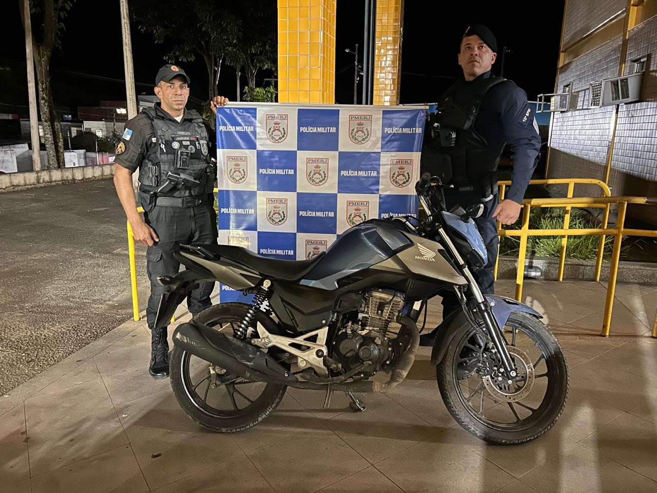 Motocicleta roubada no Rio de Janeiro é recuperada em Valença 