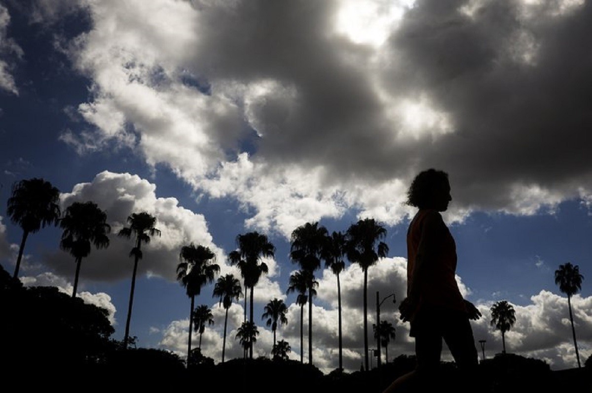 RS tem semana de calor intenso e virada no tempo com previsão de chuva e temporais