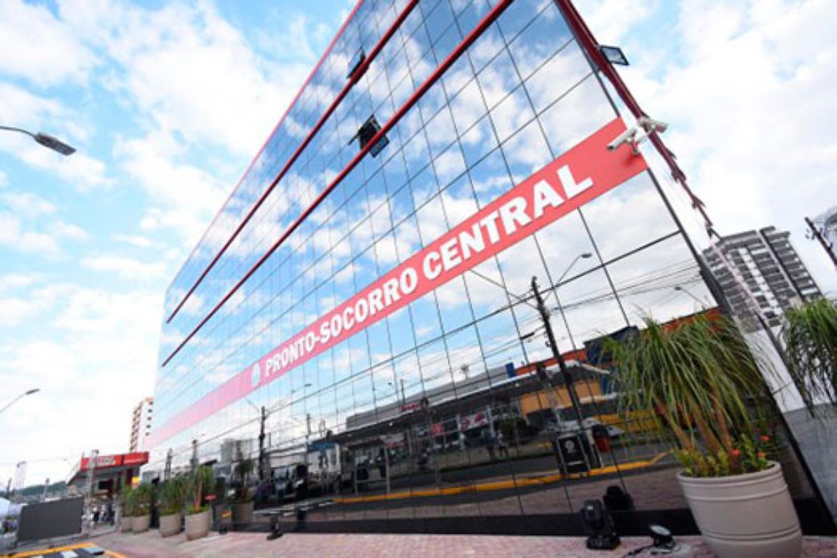Idoso é preso após matar esposa a facadas no litoral de SP