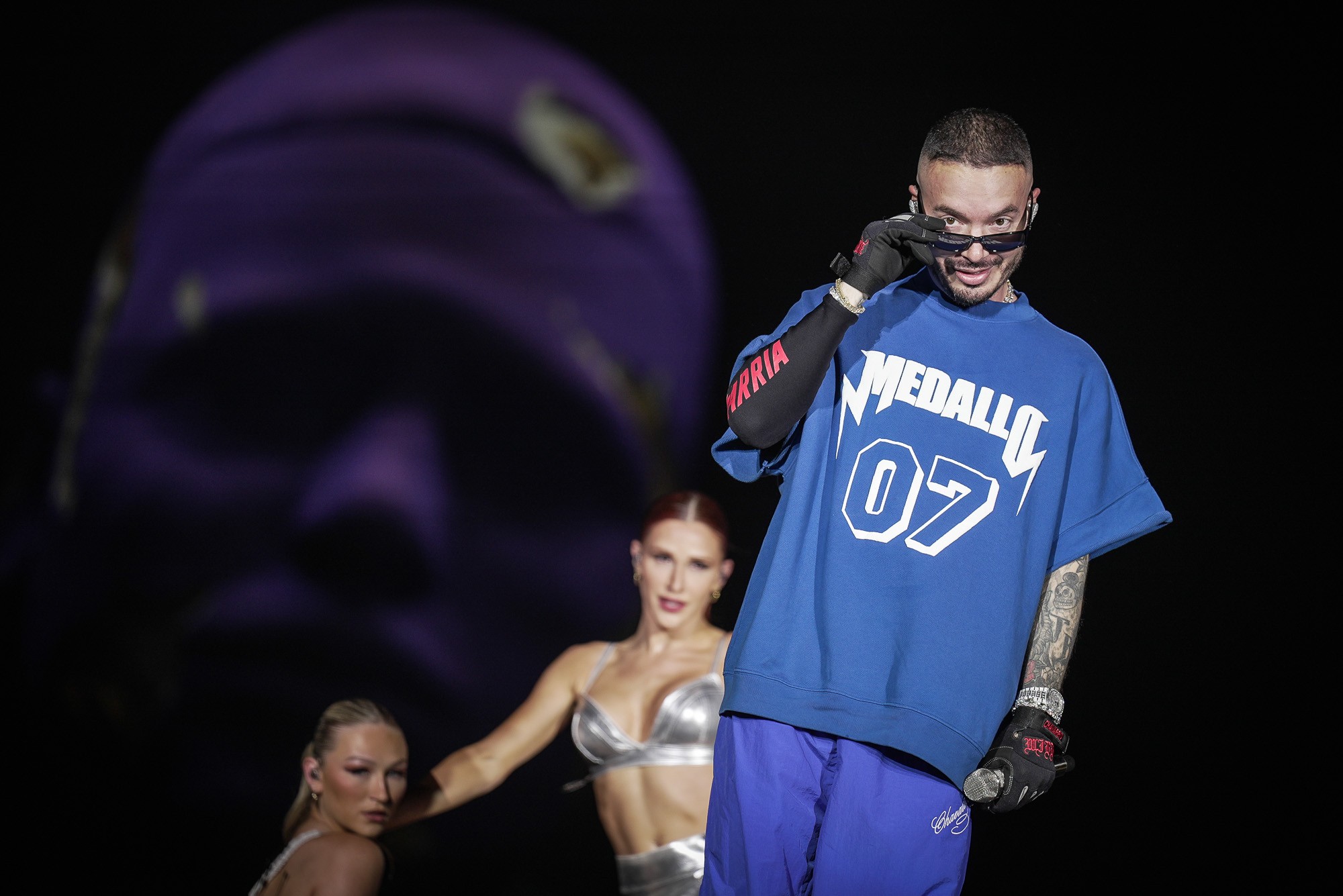 J Balvin leva MC Fioti e Pedro Sampaio ao The Town, mas frustra fãs que esperavam por Anitta