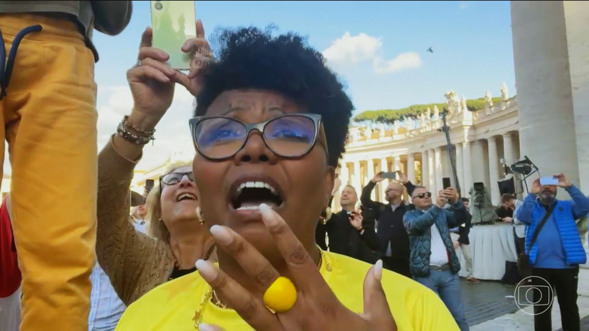 Eleição do novo papa: emoção se espalhou pelos milhares de fiéis na Praça São Pedro