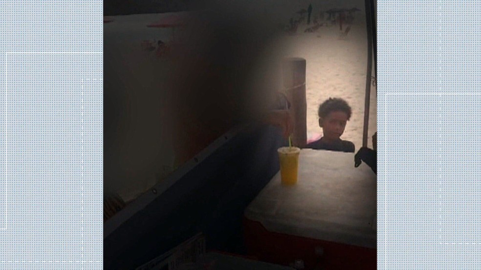 Novas imagens mostram menino Edson Davi de cabelo seco na barraca do pai, após registros anteriores — Foto: Reprodução/ TV Globo
