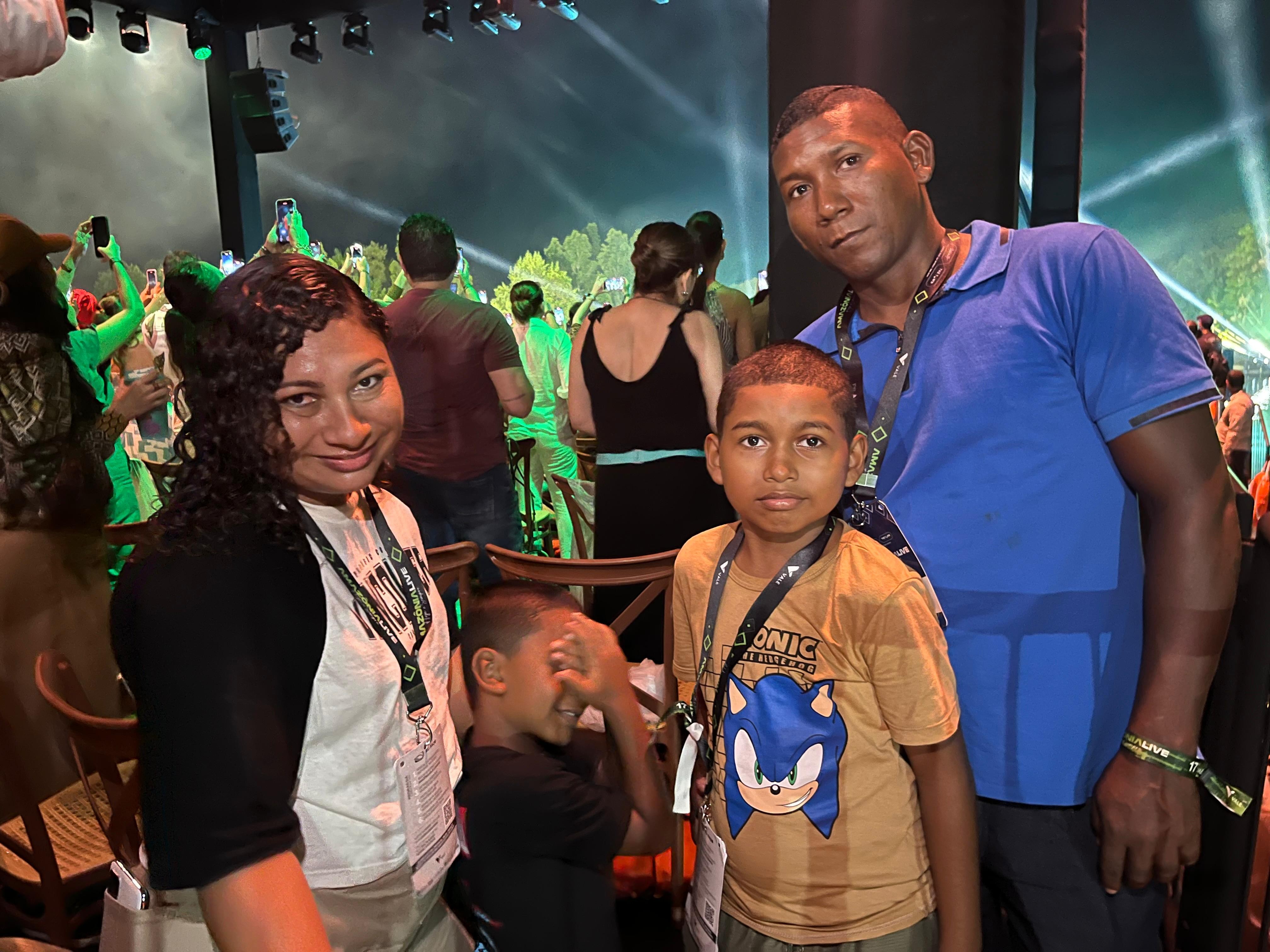Família ribeirinha comemora convite surpresa para Amazônia Live: 'Acompanhei tudo desde o primeiro dia e está muito bonito'