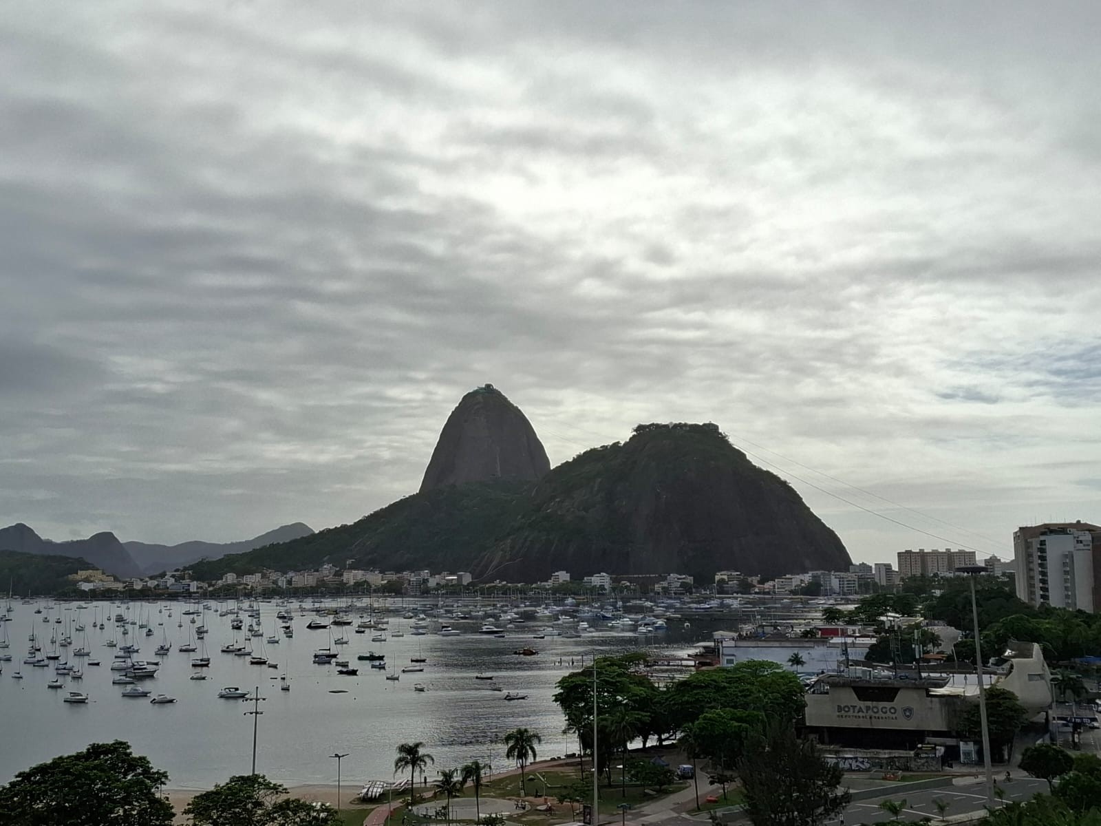 Após sábado de estragos por efeitos de ciclone, Rio tem previsão de chuva fraca e ventos fracos a moderados no domingo