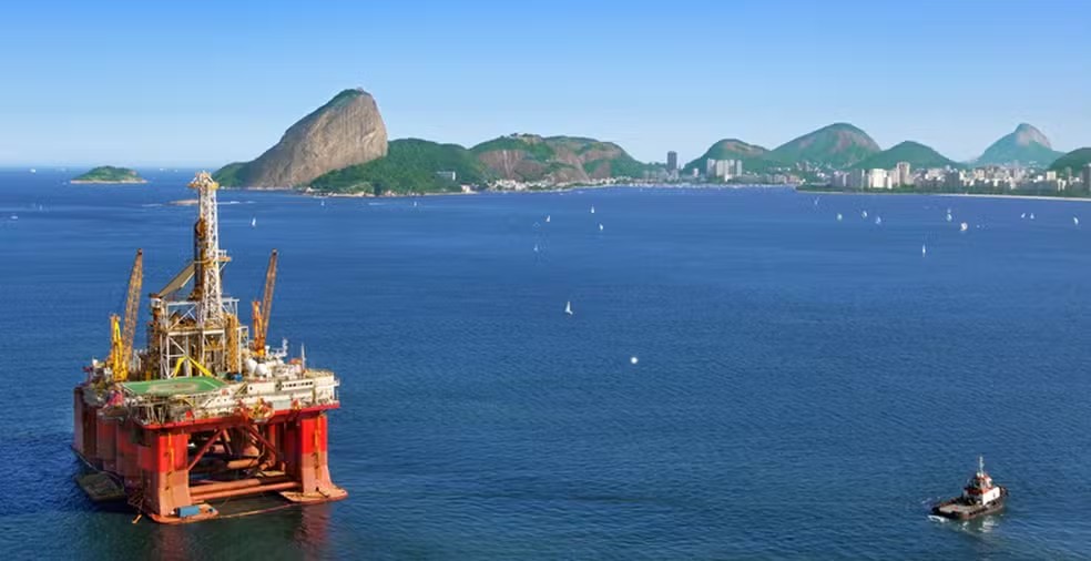 Petróleo cai 8% com expectativa de alívio nas tensões no Oriente Médio