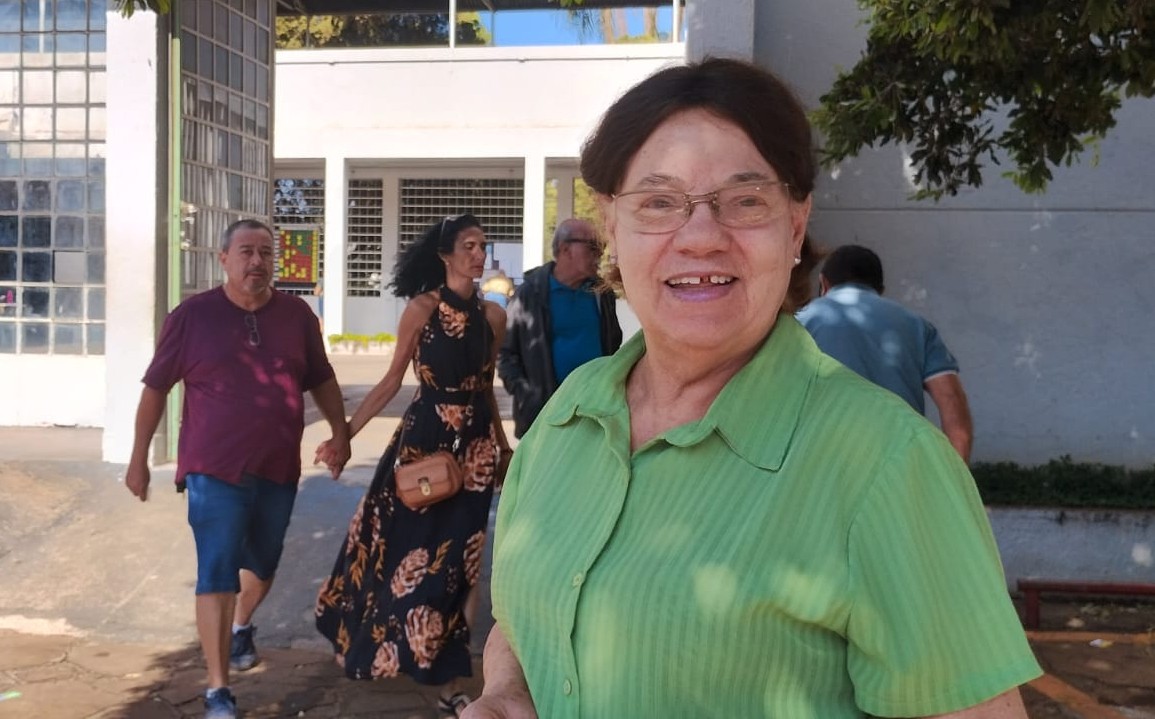 'Todo mundo deveria votar', diz idosa de 98 anos que faz questão de ir às urnas no interior de SP mesmo sem obrigação