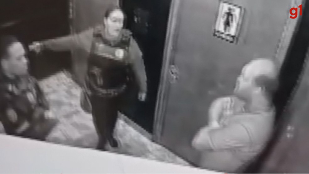 Novo vídeo mostra segurança agredindo homem momentos antes de ser morto ao lado da esposa em loja de conveniência do PR — Foto: Reprodução