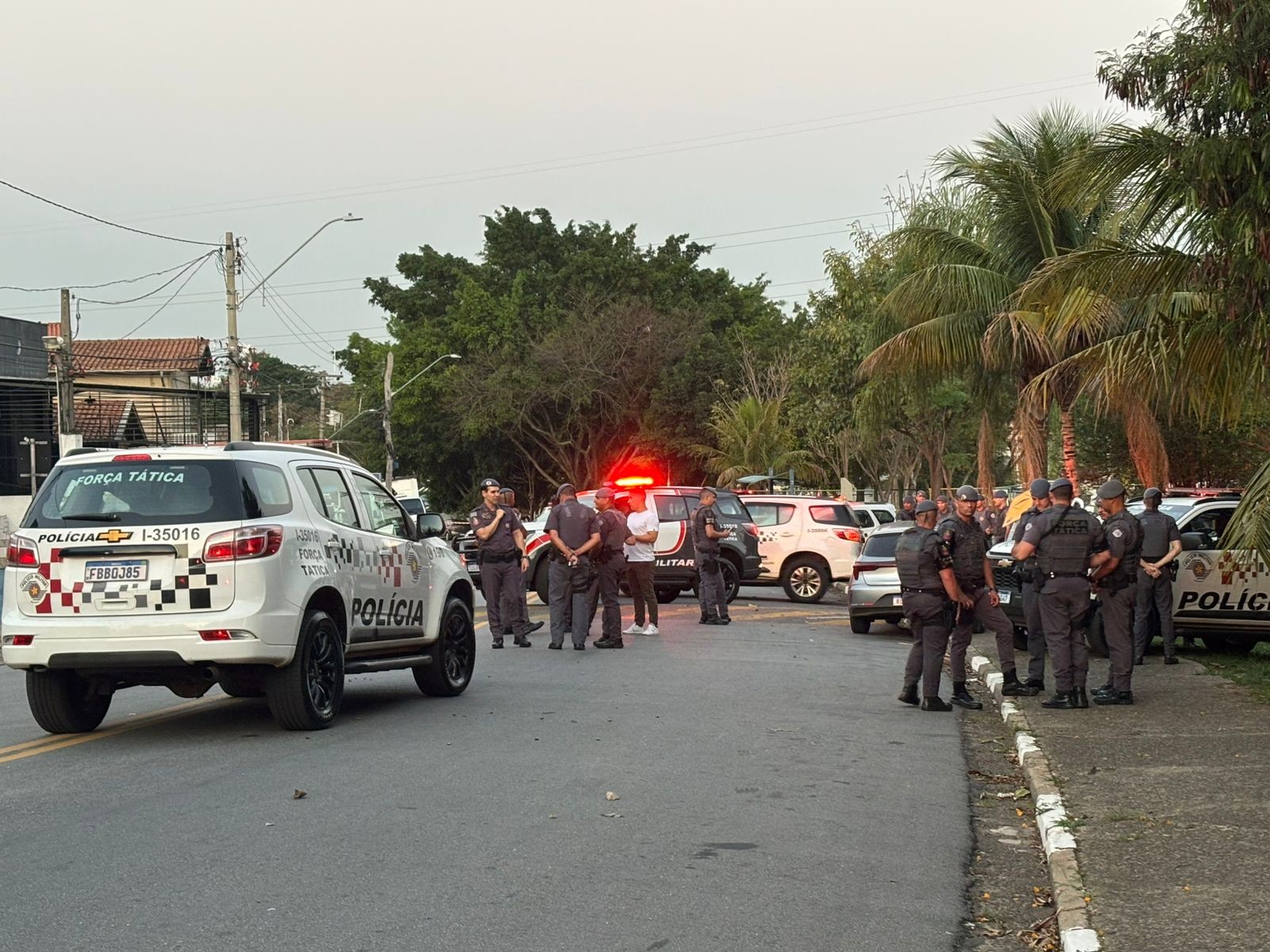 Dois suspeitos morrem após troca de tiros com a PM na Rua da Abolição, em Campinas