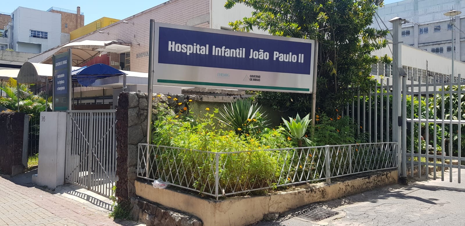 Mãe de bebê soropositivo é presa após ferir enfermeira com agulha contaminada por HIV em hospital 