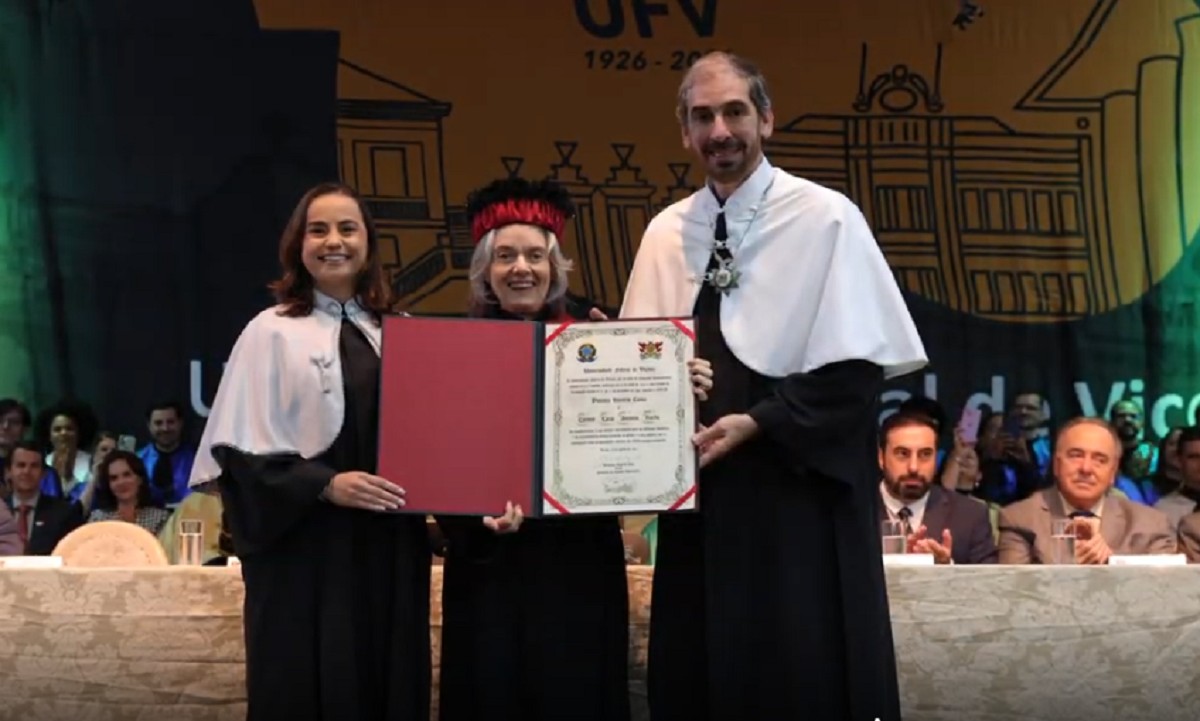 Cármen Lúcia, ministra do STF, recebe título de Doutora Honoris Causa pela UFV: ‘a educação é o primeiro passo para uma caminhada libertadora’