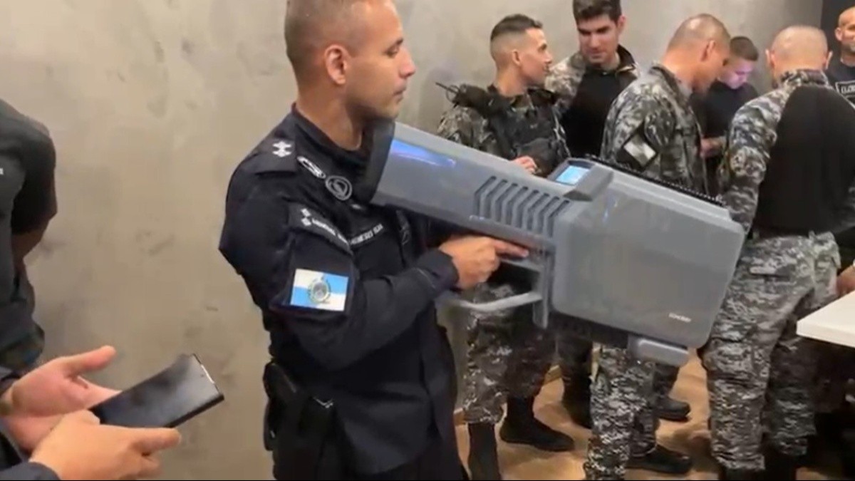 PM e Polícia Civil do RJ recebem fuzis antidrones
