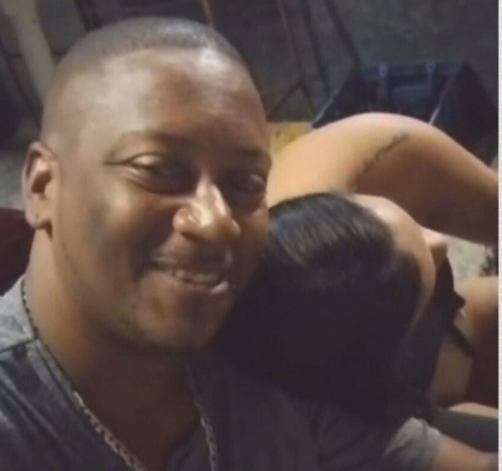 Carlos Augusto Soares Batista, de 39 anos, foi morto em ataque a um bar em Belford Roxo — Foto: Reprodução