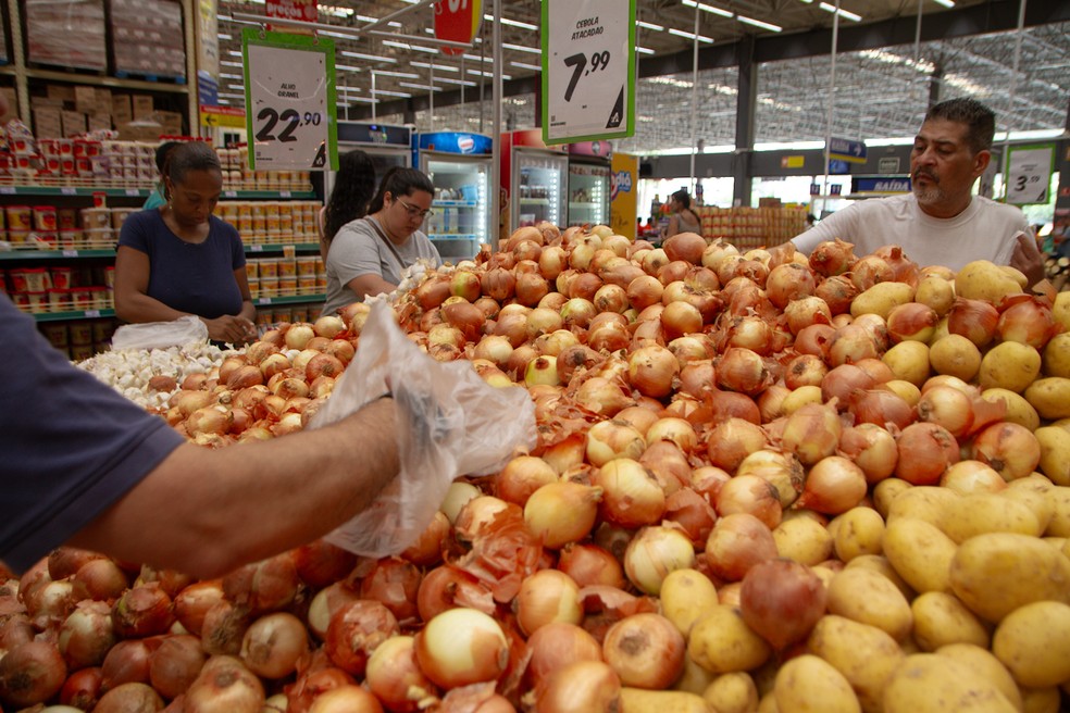 Especialistas acreditam que La Niña não deve trazer reflexos tão severos nos preços dos alimentos este ano. — Foto: Adriana Toffetti/Ato Press/Estadão Conteúdo