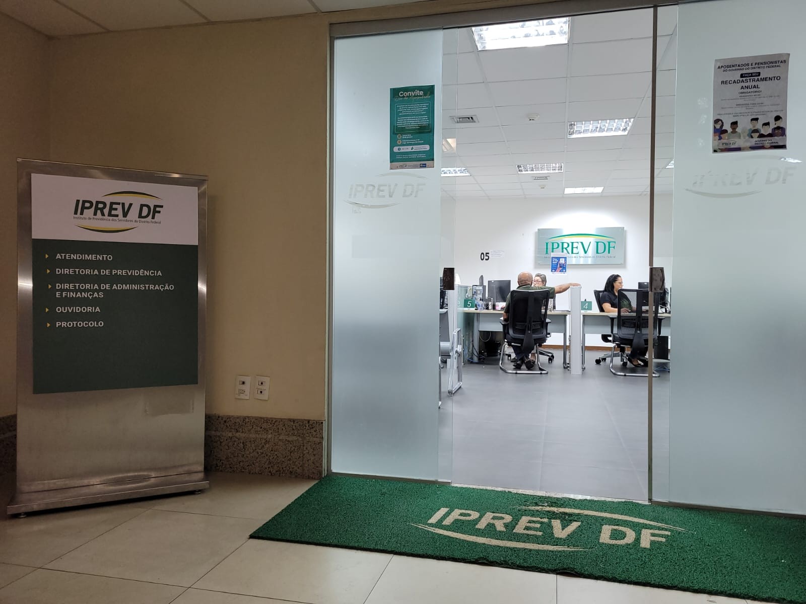 Após erro do GDF, diretora-presidente exonerada do Iprev-DF volta ao cargo