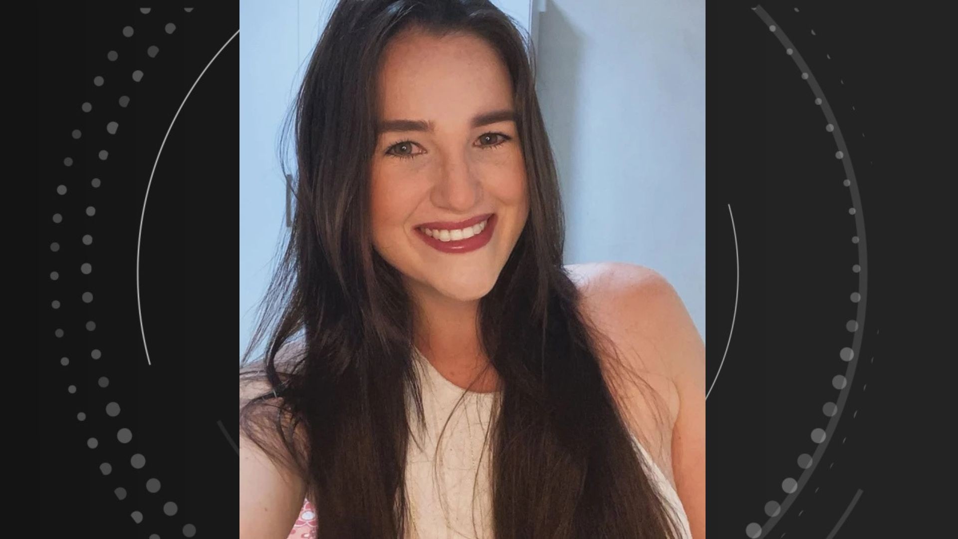 Universitária morre e namorado fica ferido após moto atingir cerca de arame no ES