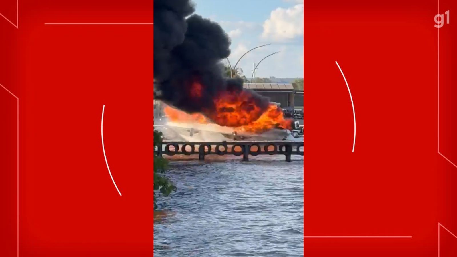 VÍDEO: lancha pega fogo no Lago Paranoá, em Brasília