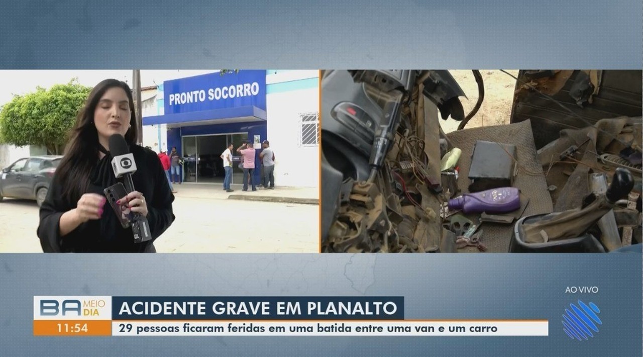 Acidente com van e carro deixa 29 feridos e danifica casa na Bahia