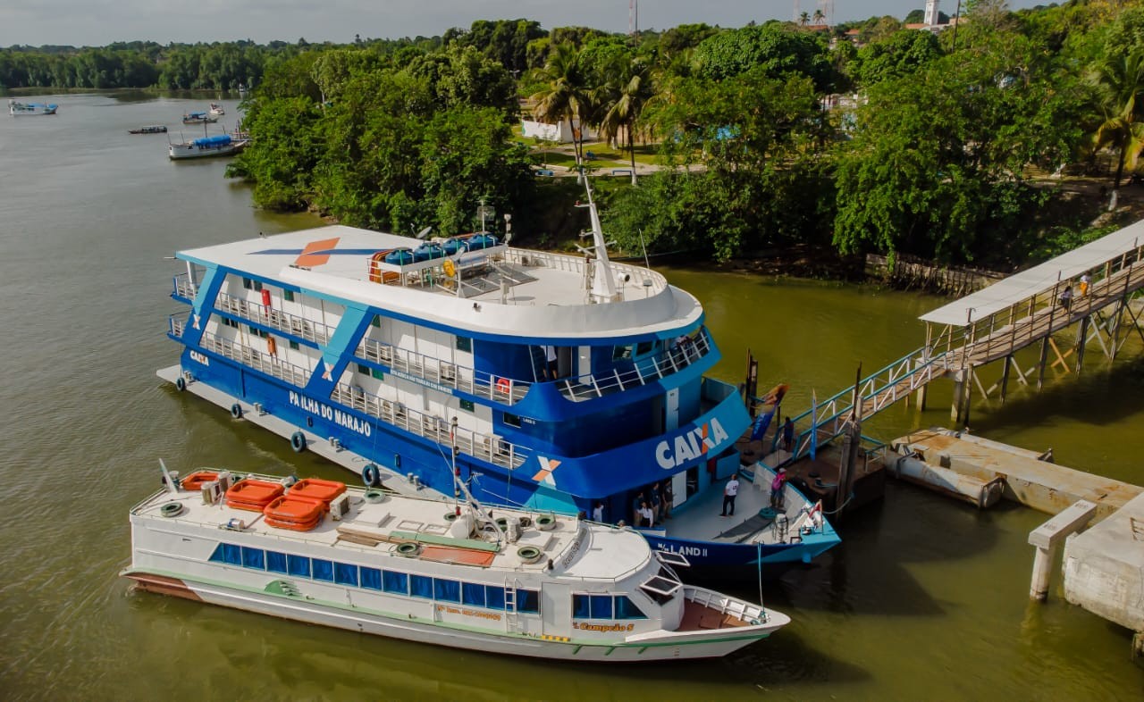 Barco da CAIXA e do INSS atendem seis municípios do Marajó em fevereiro