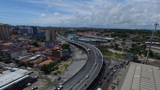 Acesso à BR-116 terá desvio temporário no trânsito para obra da Cagece neste fim de semana, em Fortaleza; confira