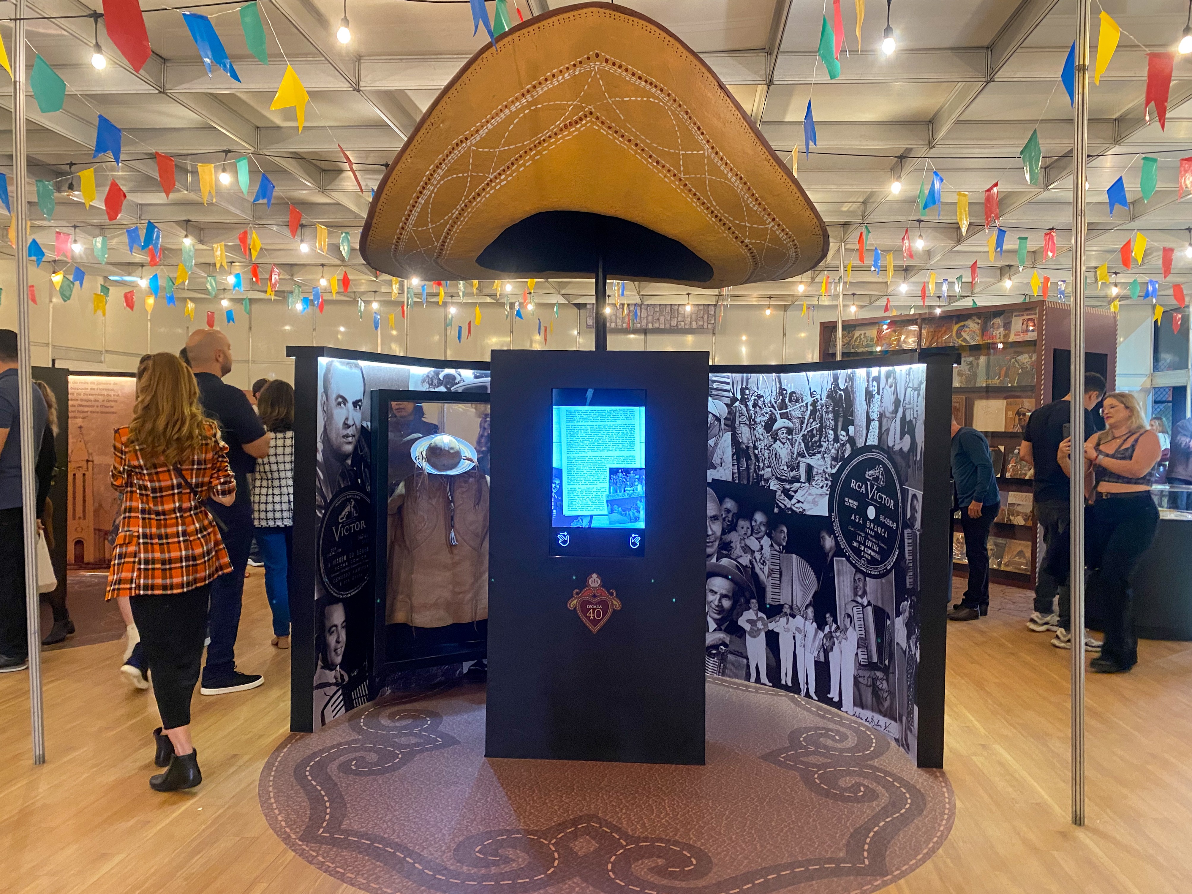 Luiz Gonzaga: exposição homenageia o Rei do Baião em Campina Grande — Foto: Maria Eduarda Batista
