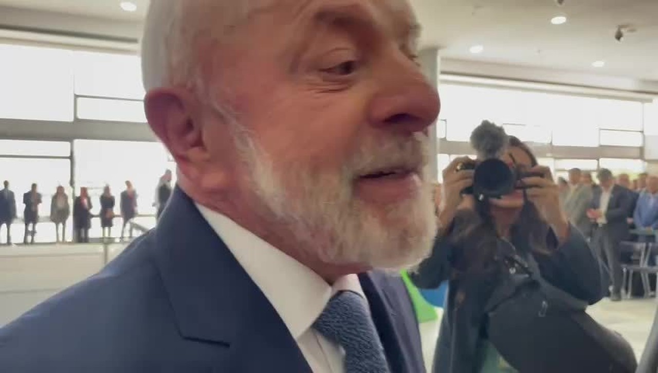 'Anistia é com o Congresso', diz Lula ao ser questionado por jornalistas