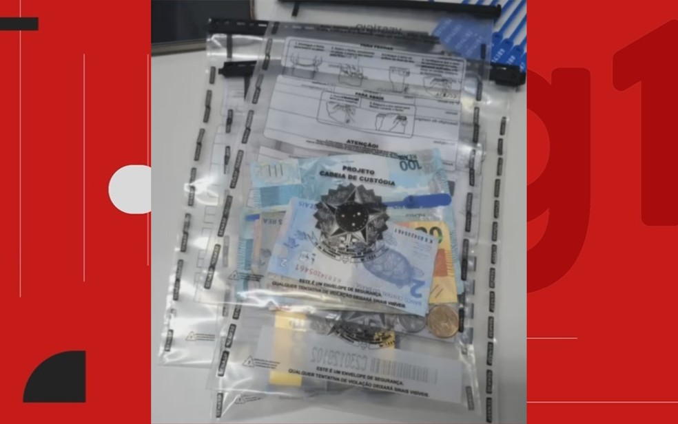 Material apreendido com o suspeito — Foto: Polícia Civil