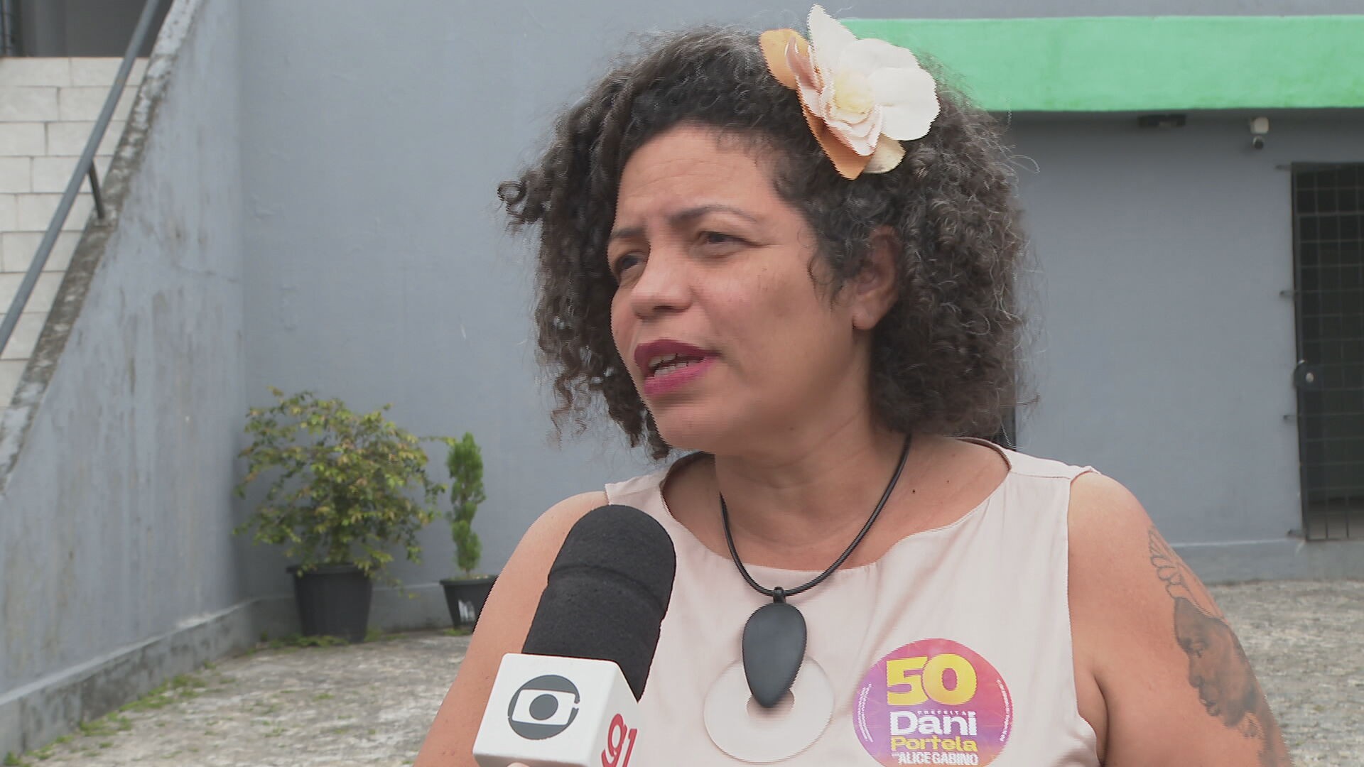 Dani Portela critica falta de acessibilidade comunicacional na saúde 