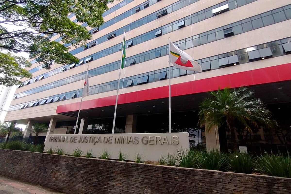 Consumidora que teve nome 'sujo' indevidamente deve ser indenizada em R$ 12 mil