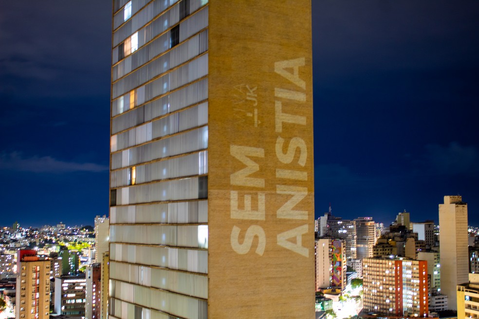 Imagem de apoio a Bolsonaro em prédio de Belo Horizonte é montagem