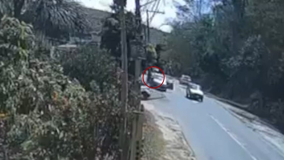 Suspeito de matar Ana Gabrielly Rodrigues do Amaral, de 20 anos, fugiu após o crime em Colatina, Espírito Santo — Foto: Reprodução/TV Gazeta