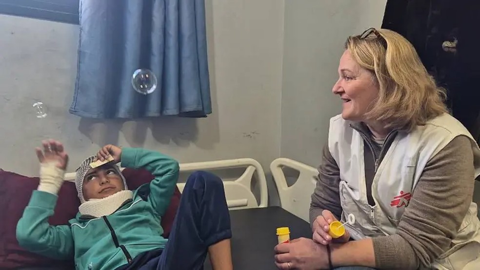 Se a situação de estresse extremo persistir por muito tempo, isso afeta fisicamente o cérebro das crianças — Foto: MSF via BBC