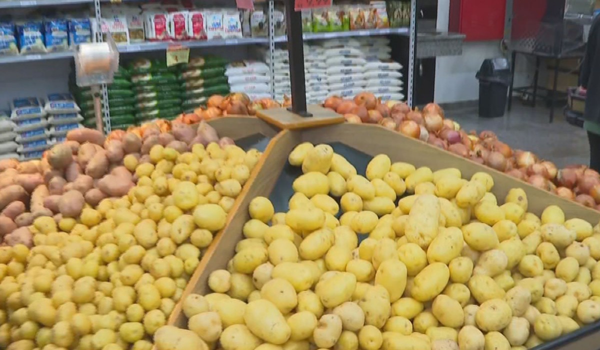 Batata mais que dobra de preço em um ano e pesa no bolso dos consumidores na região de Presidente Prudente; veja alternativas indicadas pela Ceagesp