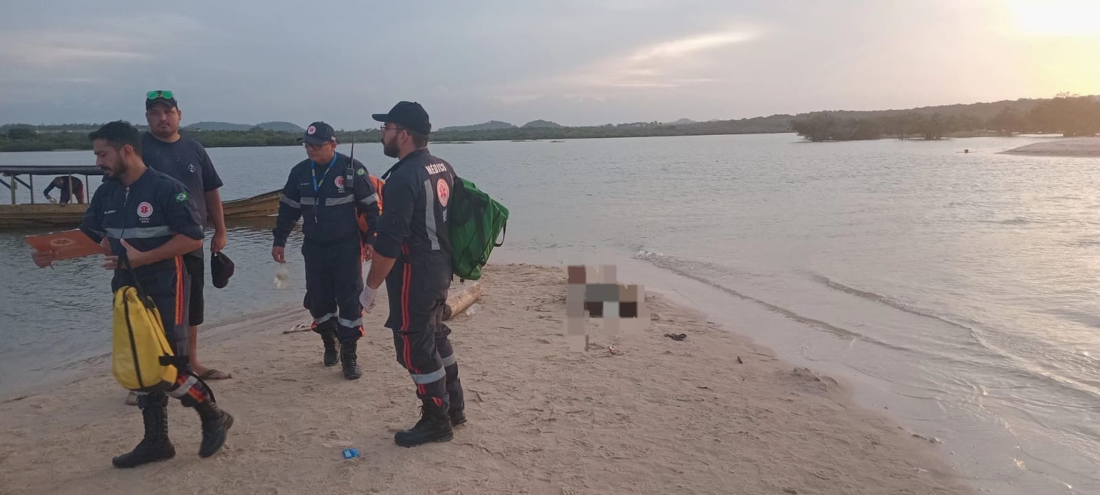 Homem morre afogado após entrar no rio para tomar banho na Praia do Juá, em Santarém