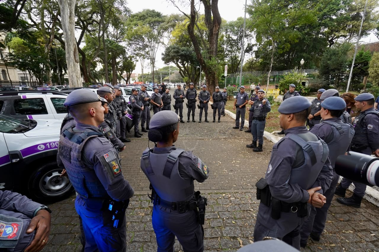 Operação Lilás mobiliza 140 policiais e cumpre mandados contra agressores de mulheres em SP