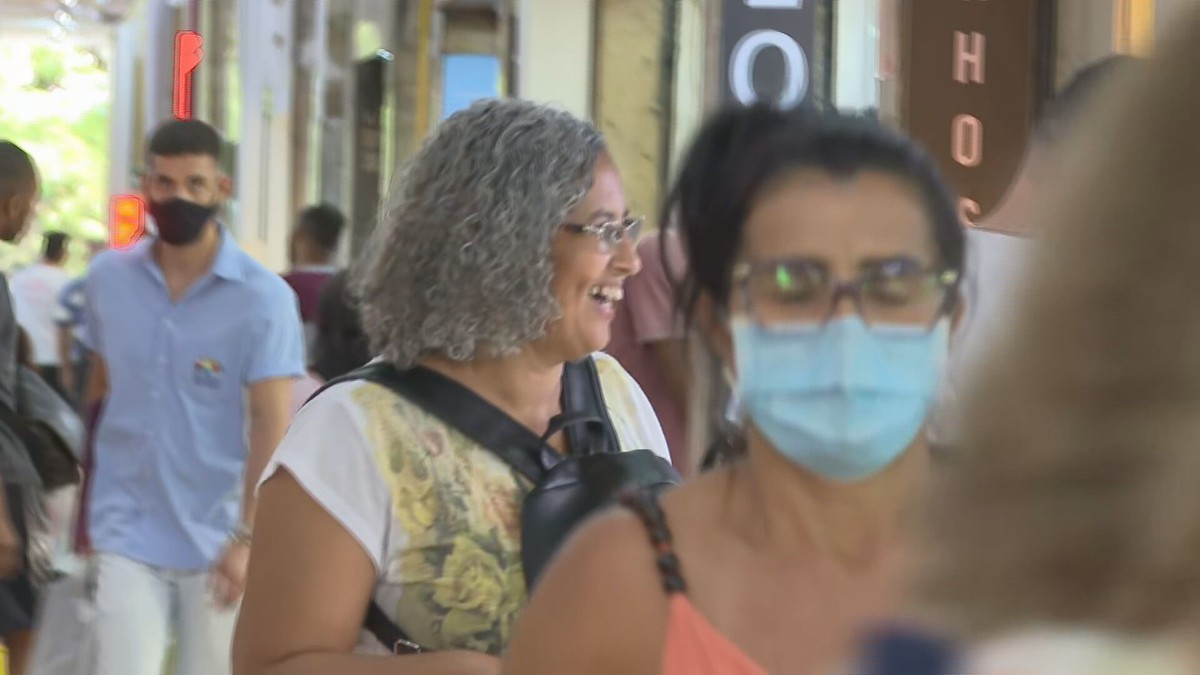 Sem máscaras e distanciamento, concurseiros participam de aulão em BH -  Gerais - Estado de Minas
